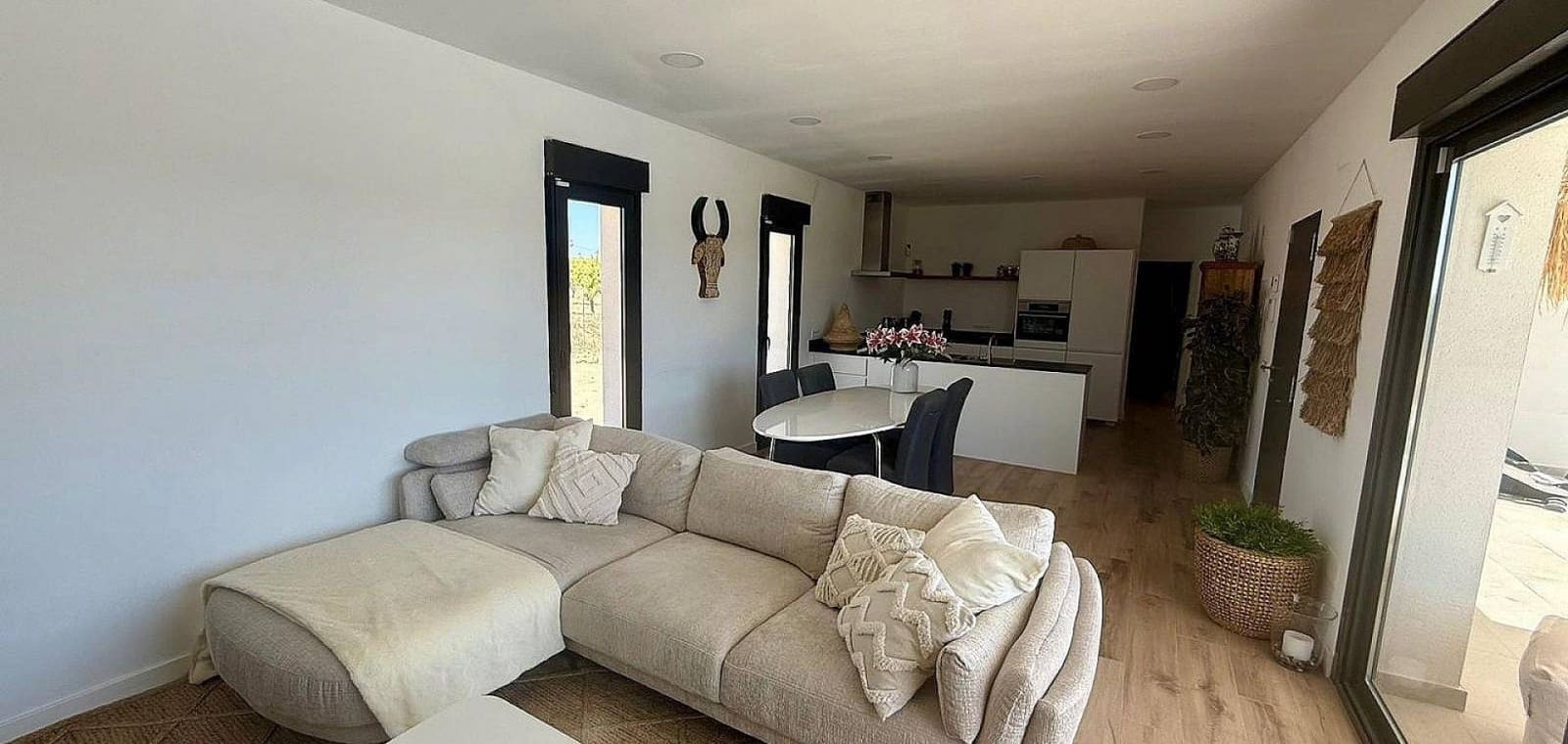 3 soveværelse Villa til salg i Pinoso med swimmingpool - € 399.900 (Ref: 10172244)
