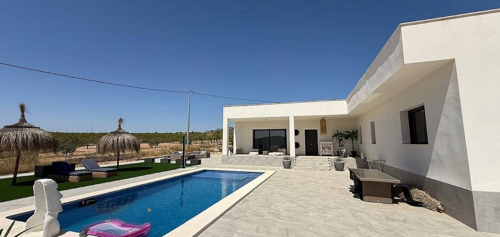 3 soveværelse Villa til salg i Pinoso med swimmingpool - € 399.900 (Ref: 10172244)