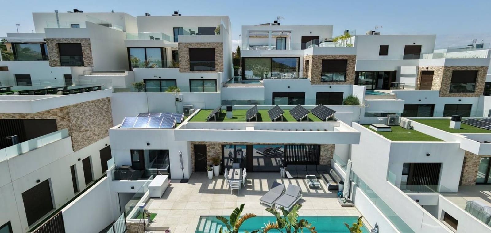 4 slaapkamer Villa te koop in Rojales met zwembad garage - € 745.000 (Ref: 10172245)