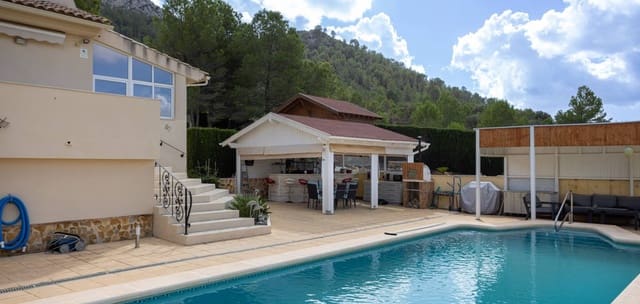 4 soveværelse Villa til salg i La Zarza, Jumilla med swimmingpool garage - € 385.000 (Ref: 10172246)