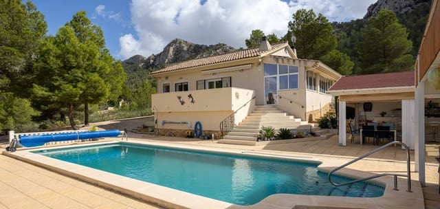 4 soveværelse Villa til salg i La Zarza, Jumilla med swimmingpool garage - € 385.000 (Ref: 10172246)