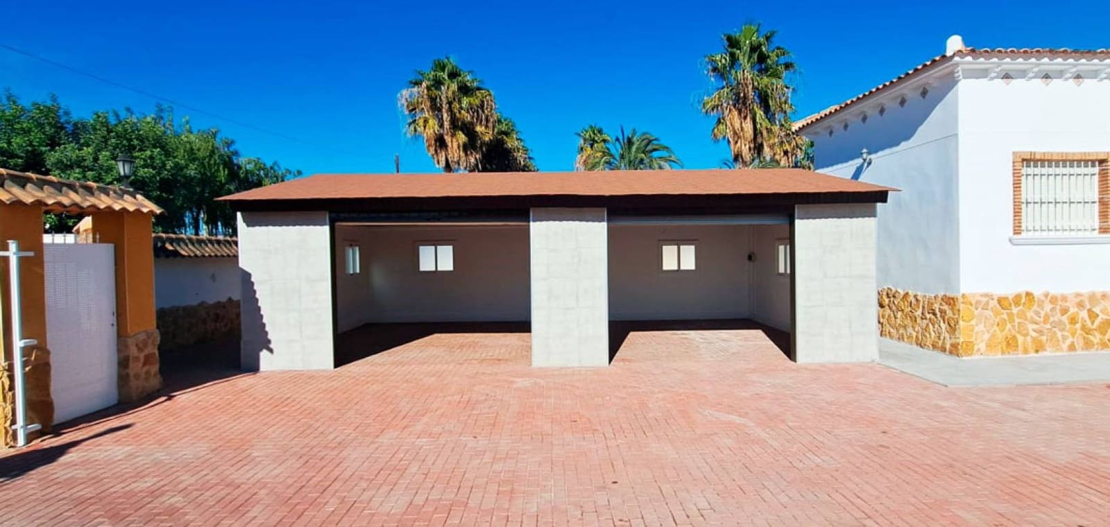 2 bedroom Finca/Country House for sale in Catral with garage - € 415,000 (Ref: 10172247)