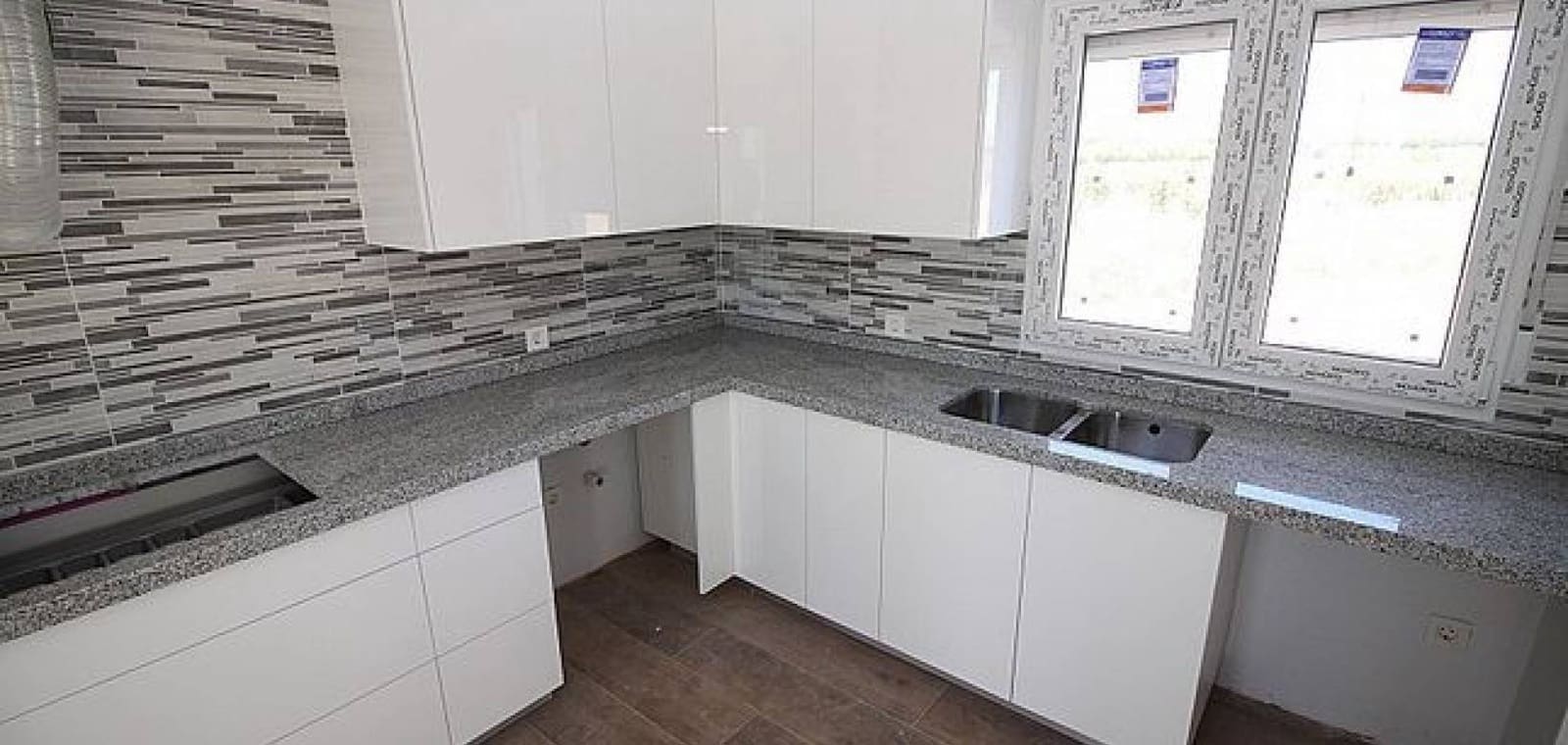 3 slaapkamer Villa te koop in Pinoso met zwembad garage - € 375.000 (Ref: 7940986)