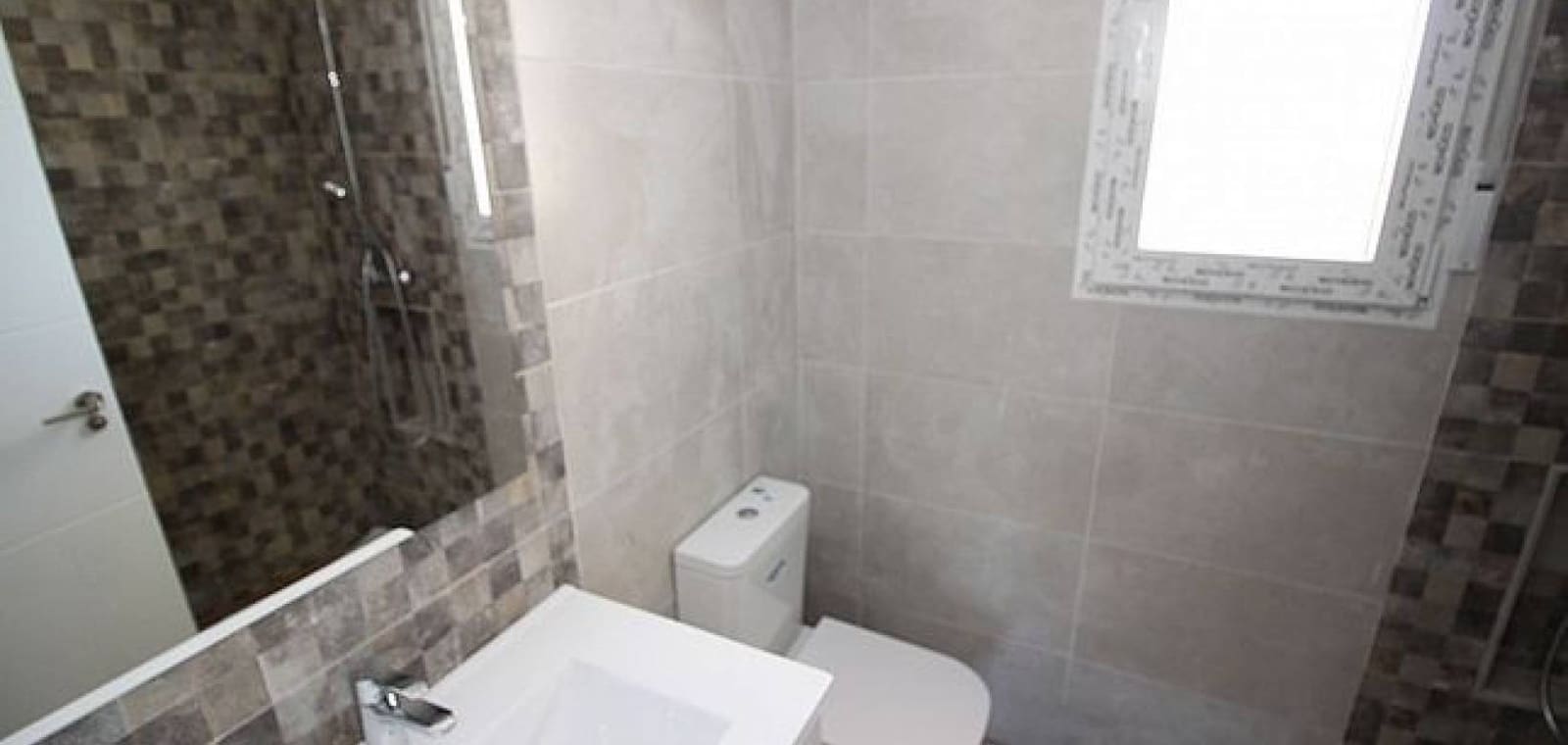 3 slaapkamer Villa te koop in Pinoso met zwembad garage - € 375.000 (Ref: 7940986)