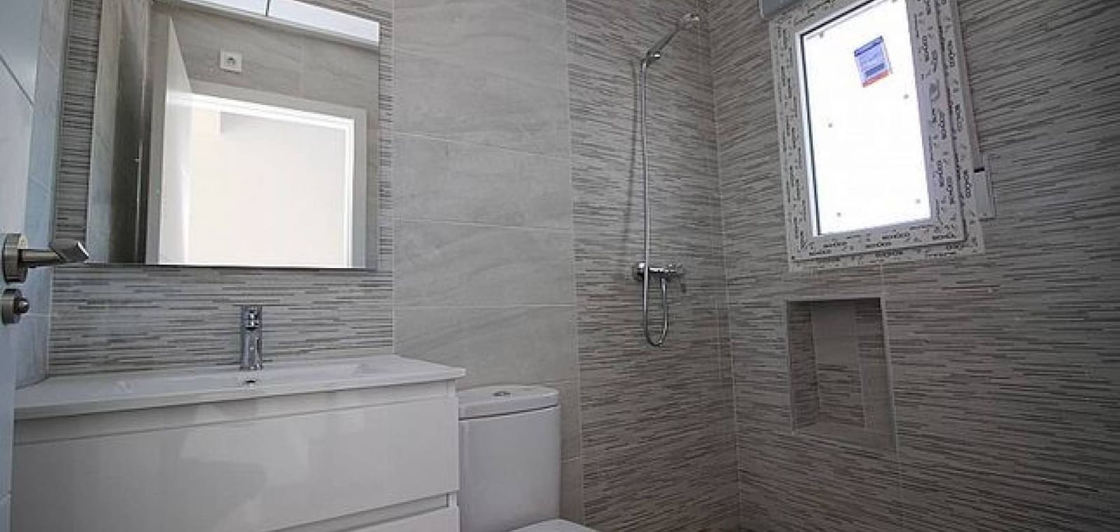 3 slaapkamer Villa te koop in Pinoso met zwembad garage - € 375.000 (Ref: 7940986)