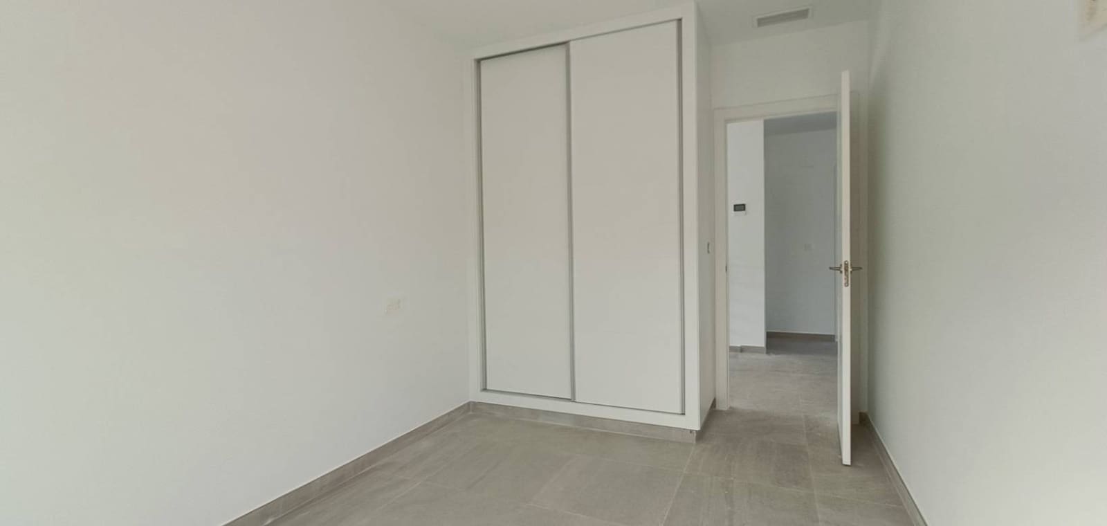 Chalet de 3 habitaciones en Pinoso en venta con piscina garaje - 375.000 € (Ref: 7940986)