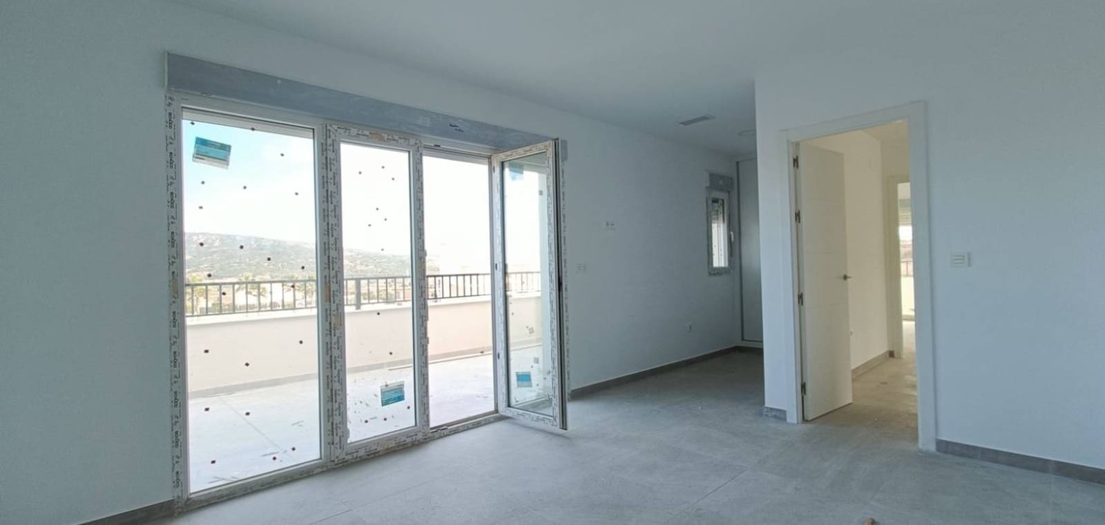 Chalet de 3 habitaciones en Pinoso en venta con piscina garaje - 375.000 € (Ref: 7940986)