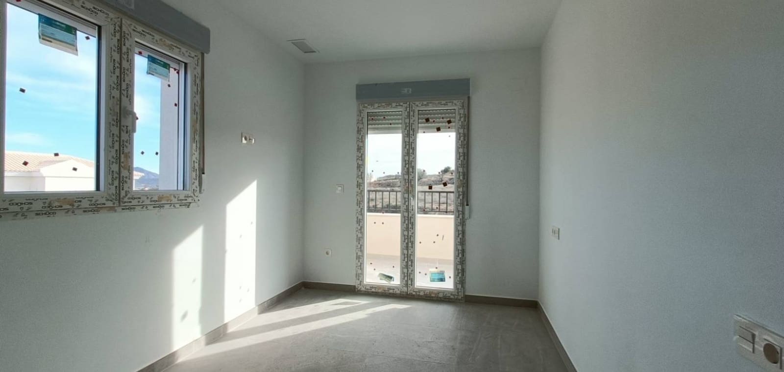 Chalet de 3 habitaciones en Pinoso en venta con piscina garaje - 375.000 € (Ref: 7940986)