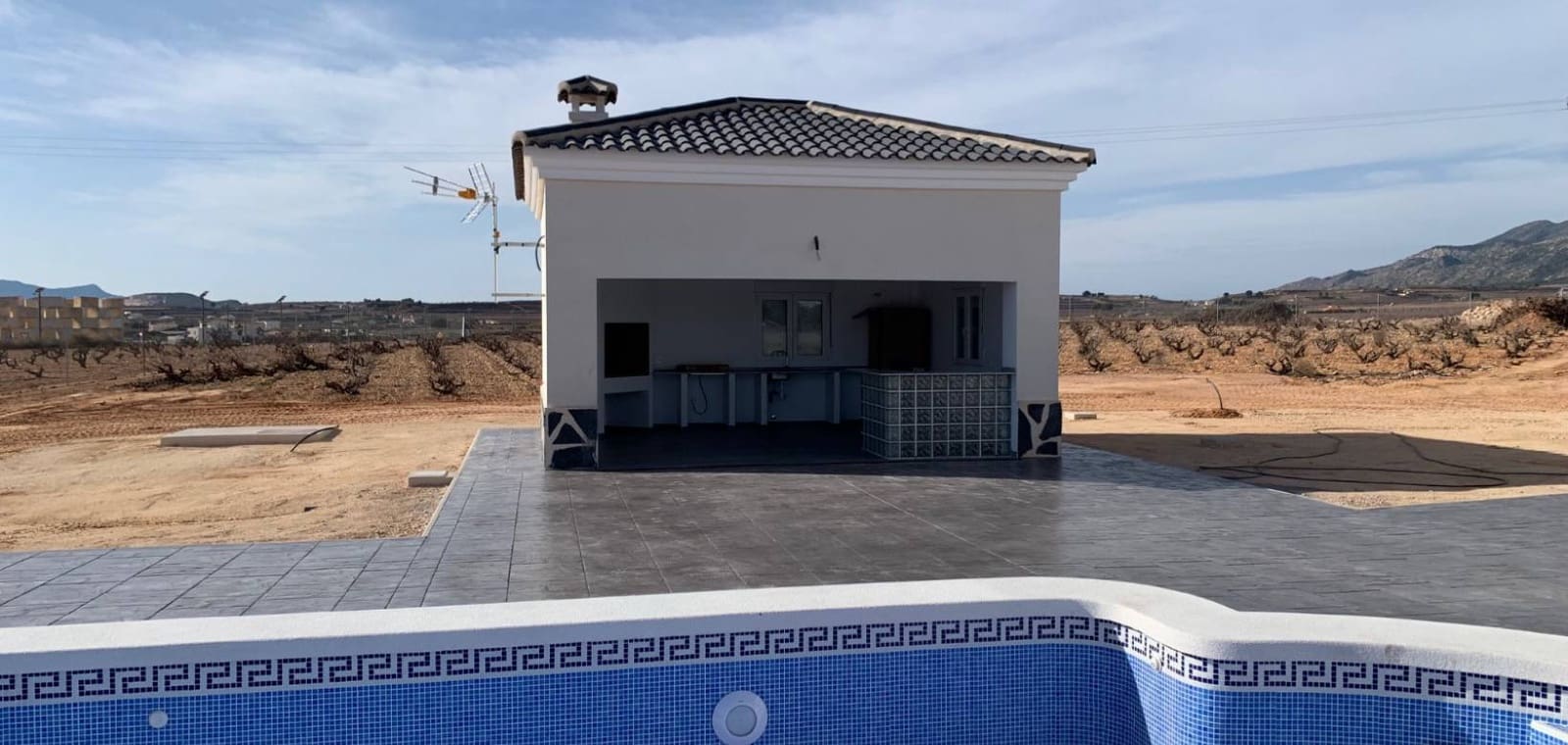 3 bedroom Villa for sale in Pinoso with pool garage - € 397,000 (Ref: 7940987)