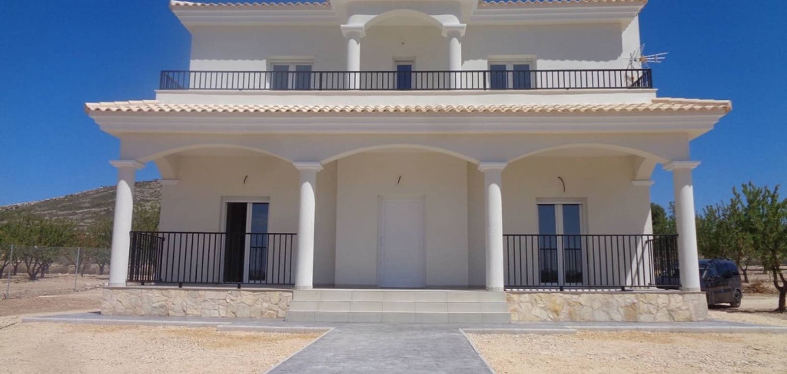 3 bedroom Villa for sale in Pinoso with pool garage - € 397,000 (Ref: 7940987)