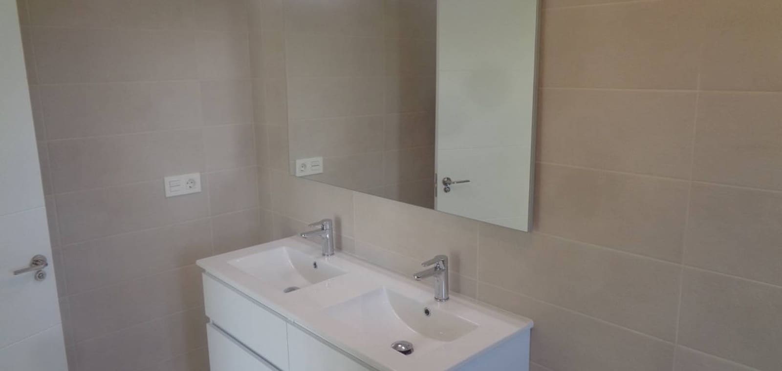 3 bedroom Villa for sale in Pinoso with pool garage - € 397,000 (Ref: 7940987)