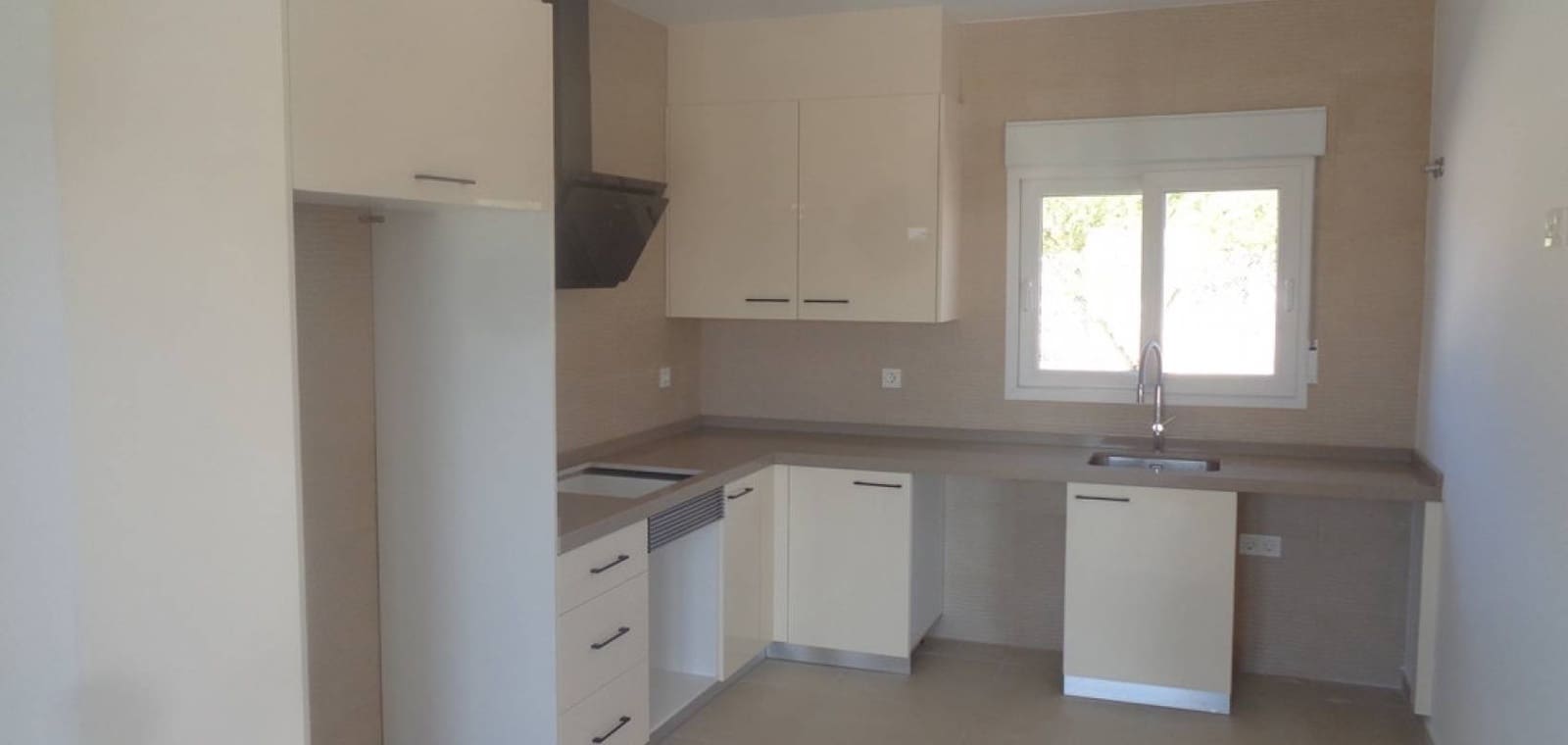 3 bedroom Villa for sale in Pinoso with pool garage - € 397,000 (Ref: 7940987)