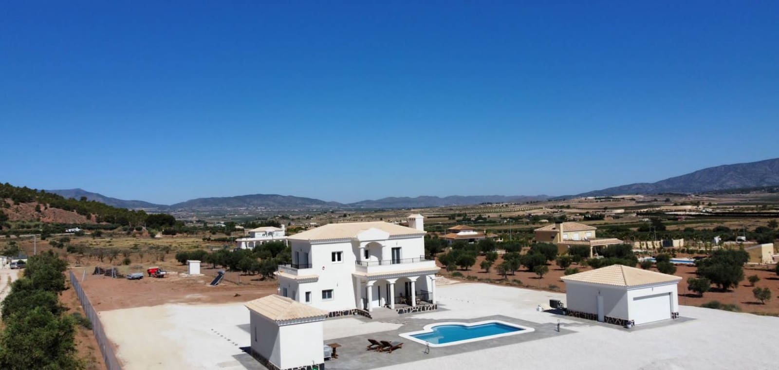 3 bedroom Villa for sale in Pinoso with pool garage - € 423,000 (Ref: 7940988)