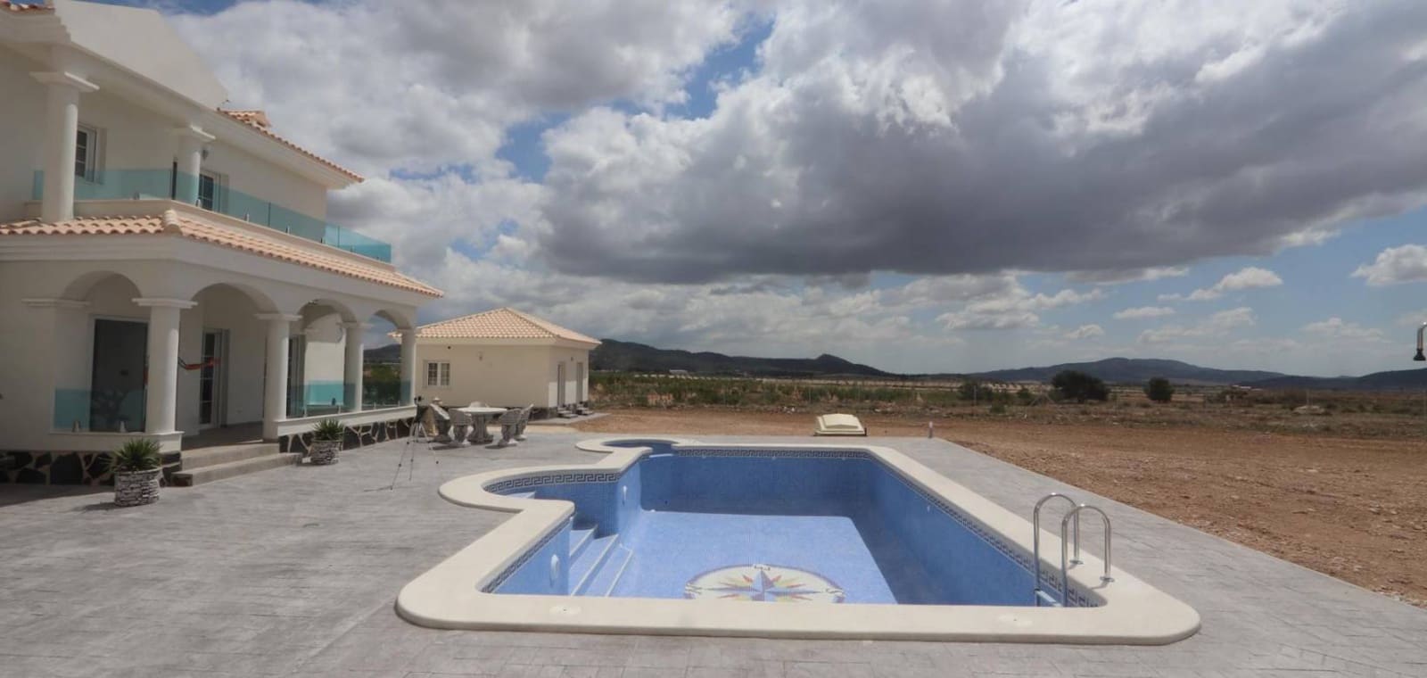 3 bedroom Villa for sale in Pinoso with pool garage - € 423,000 (Ref: 7940988)