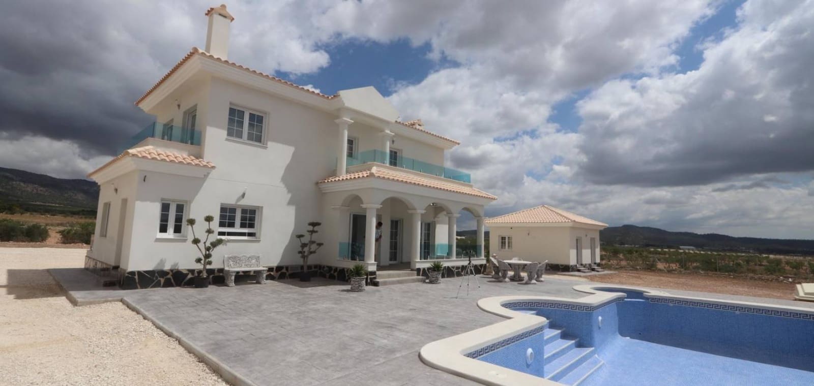3 bedroom Villa for sale in Pinoso with pool garage - € 423,000 (Ref: 7940988)