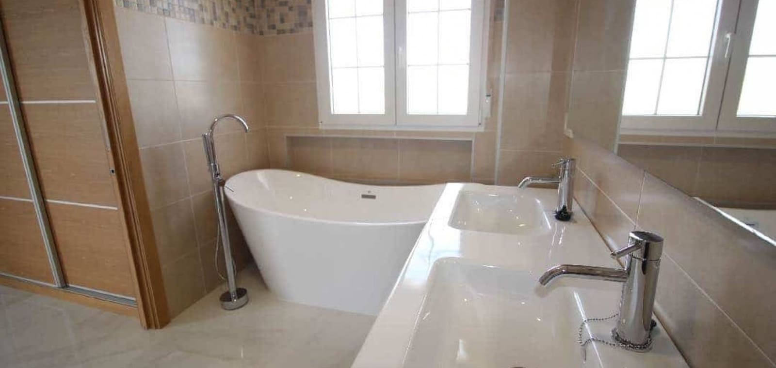 3 bedroom Villa for sale in Pinoso with pool garage - € 449,000 (Ref: 7940989)