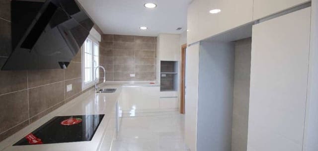 3 chambre Villa/Maison à vendre à Pinoso avec piscine garage - 449 000 € (Ref: 7940989)