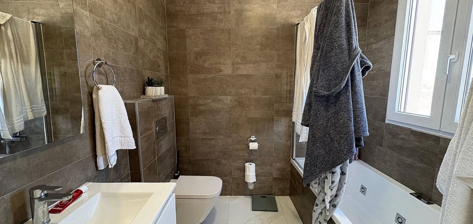 Chalet de 3 habitaciones en Pinoso en venta con piscina garaje - 449.000 € (Ref: 7940989)