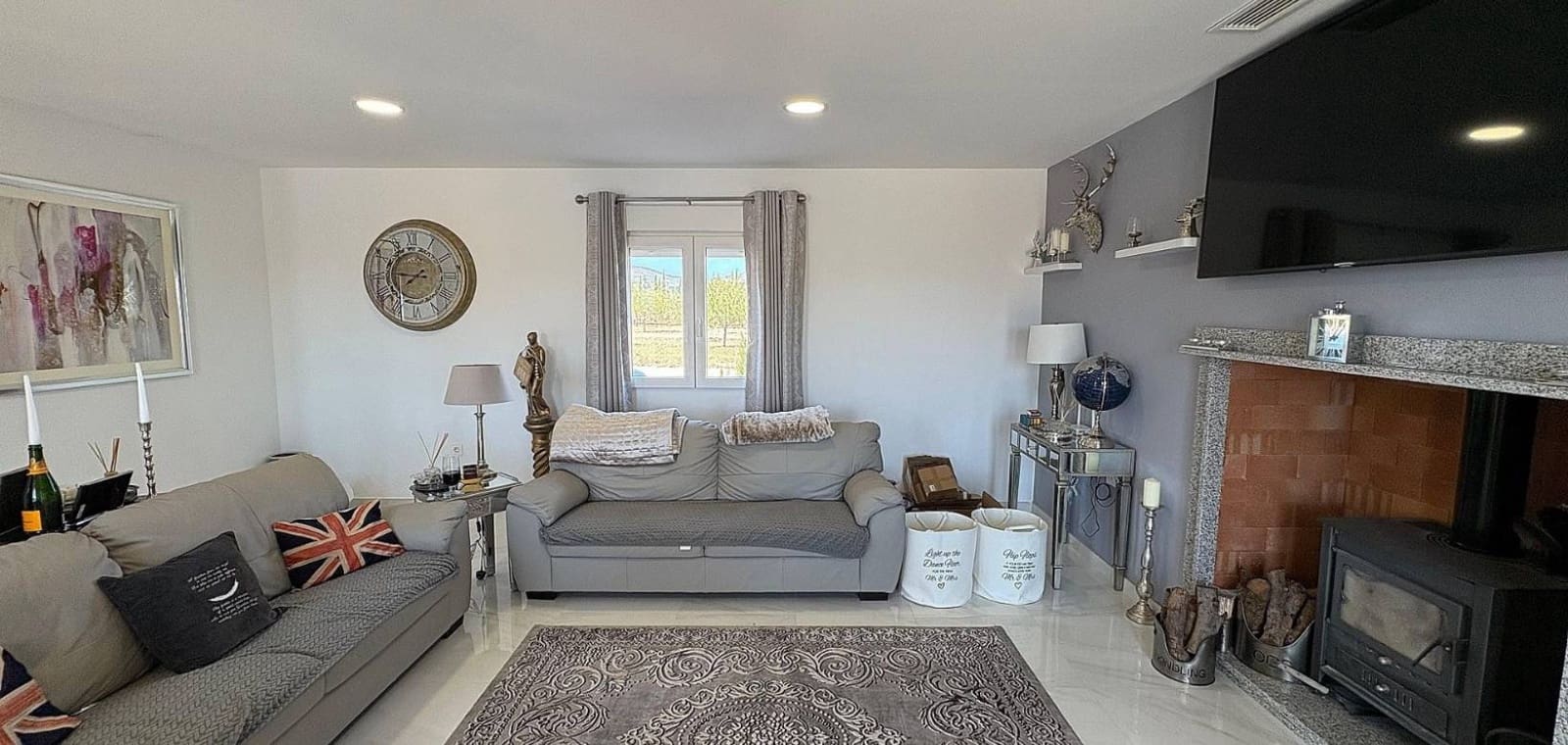 Chalet de 3 habitaciones en Pinoso en venta con piscina garaje - 449.000 € (Ref: 7940989)