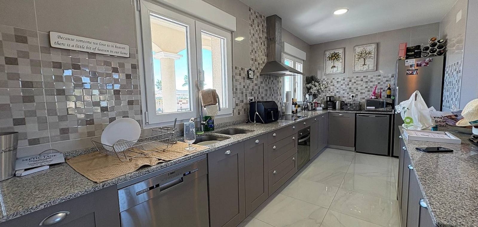 Chalet de 3 habitaciones en Pinoso en venta con piscina garaje - 449.000 € (Ref: 7940989)