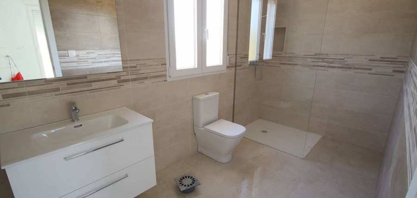 4 bedroom Villa for sale in Pinoso with pool garage - € 491,000 (Ref: 7940990)