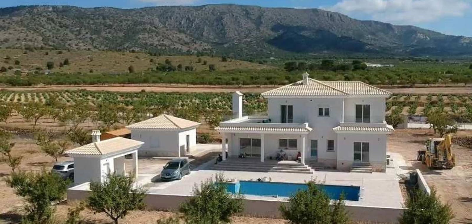4 bedroom Villa for sale in Pinoso with pool garage - € 491,000 (Ref: 7940990)
