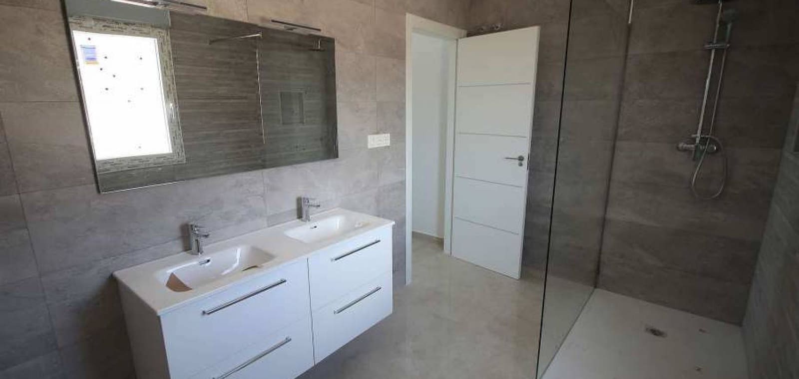 4 bedroom Villa for sale in Pinoso with pool garage - € 491,000 (Ref: 7940990)