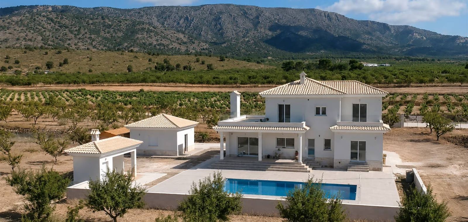 4 soveværelse Villa til salg i Pinoso med swimmingpool garage - € 491.000 (Ref: 7940990)