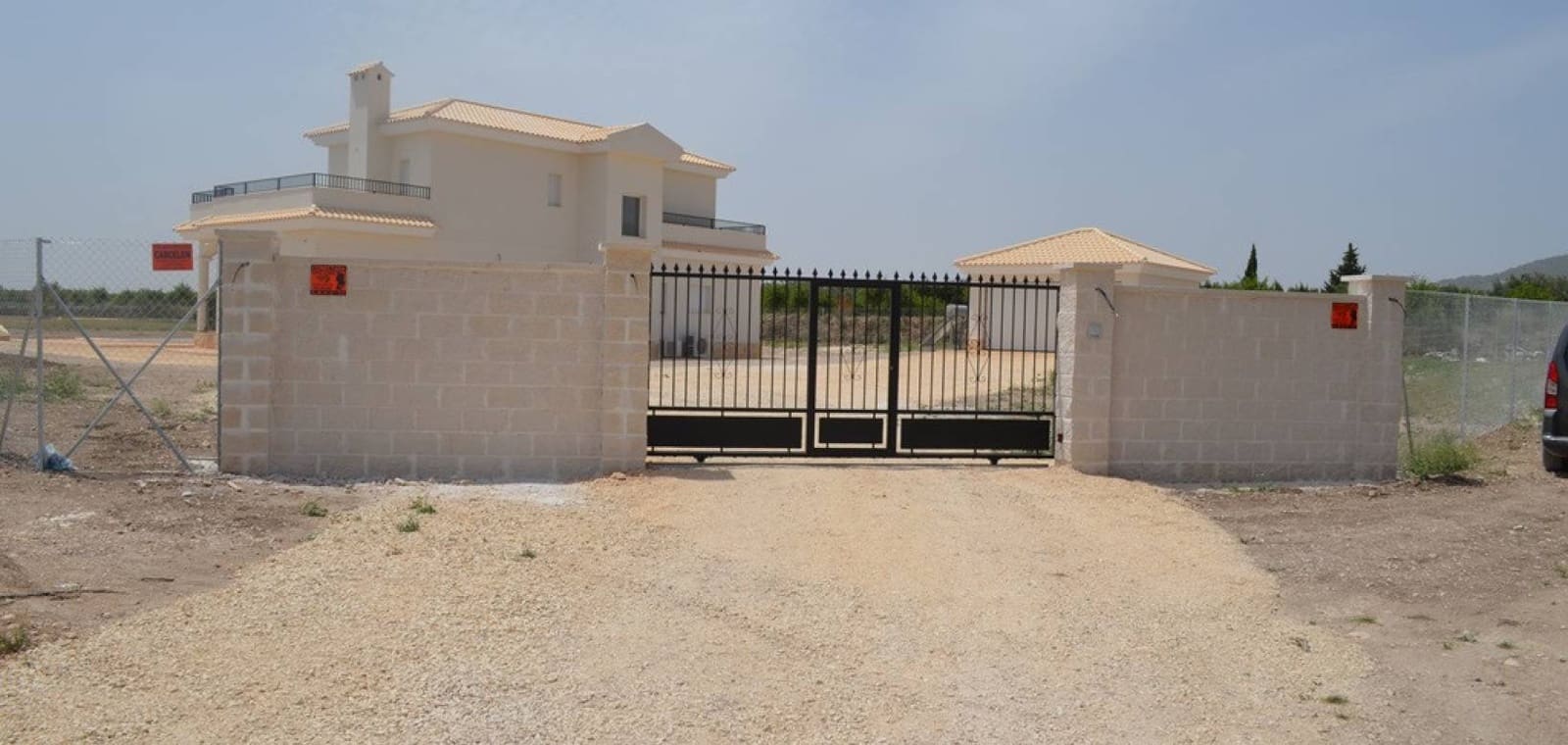 4 bedroom Villa for sale in Pinoso with pool garage - € 505,000 (Ref: 7940991)