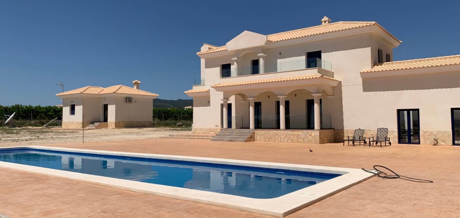 5 slaapkamer Villa te koop in Pinoso met zwembad garage - € 547.000 (Ref: 7940992)