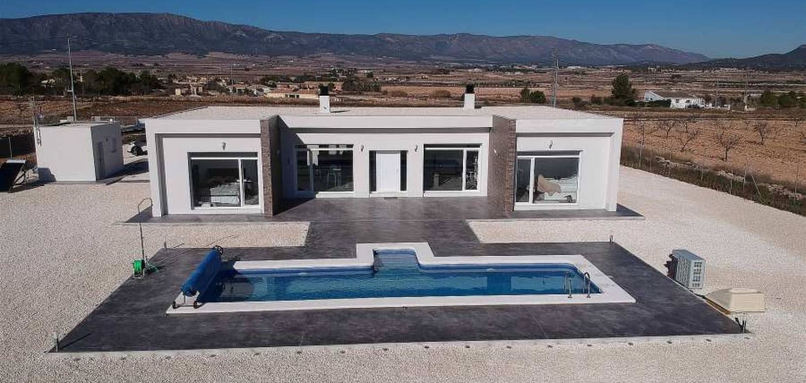 3 bedroom Villa for sale in Pinoso with pool garage - € 398,000 (Ref: 7940994)
