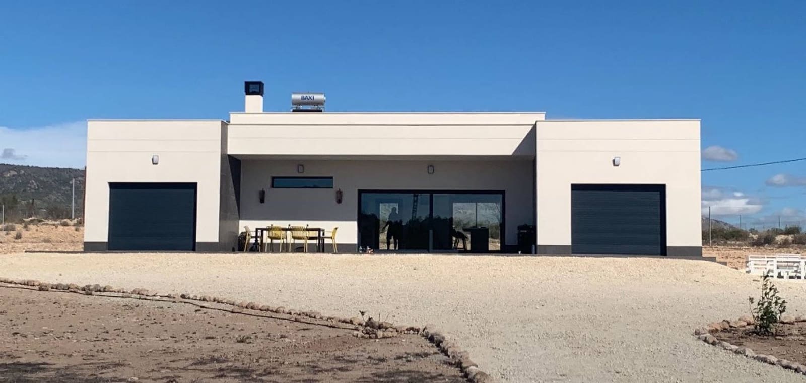 4 Zimmer Villa zu verkaufen in Pinoso mit Pool Garage - 436.000 € (Ref: 7940995)