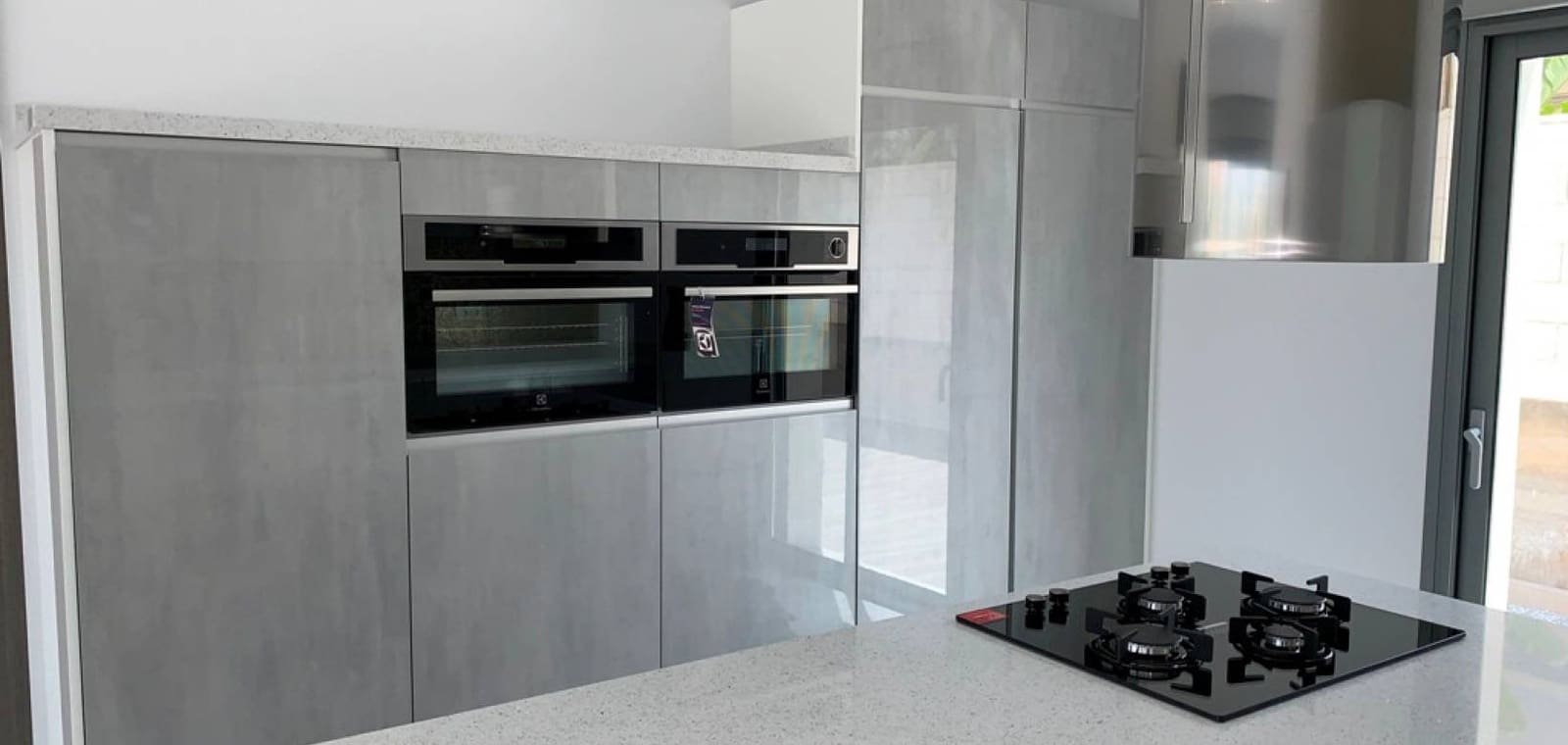 4 Zimmer Villa zu verkaufen in Pinoso mit Pool Garage - 436.000 € (Ref: 7940995)