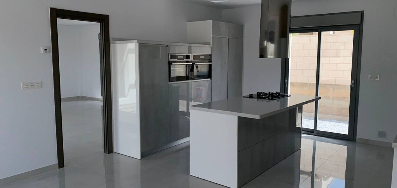 4 Zimmer Villa zu verkaufen in Pinoso mit Pool Garage - 436.000 € (Ref: 7940995)