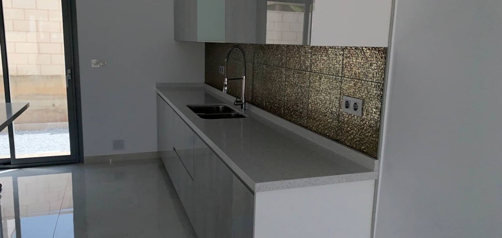 4 Zimmer Villa zu verkaufen in Pinoso mit Pool Garage - 436.000 € (Ref: 7940995)