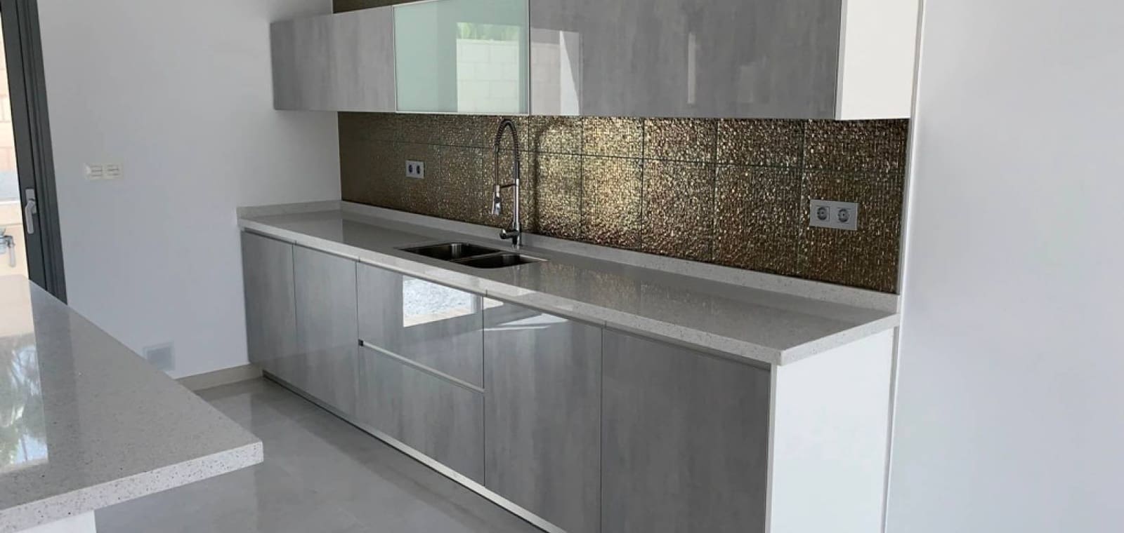 4 Zimmer Villa zu verkaufen in Pinoso mit Pool Garage - 436.000 € (Ref: 7940995)