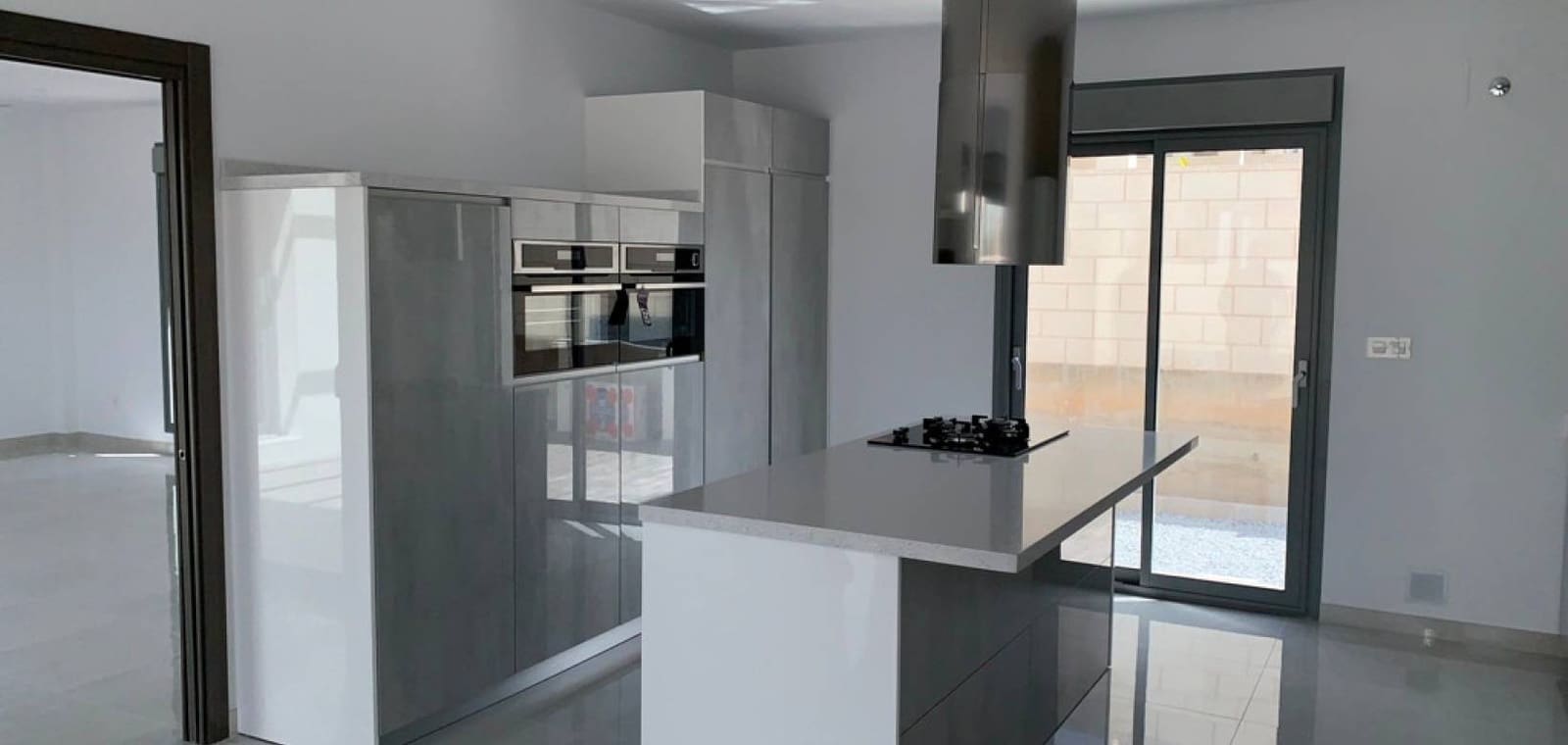 4 Zimmer Villa zu verkaufen in Pinoso mit Pool Garage - 436.000 € (Ref: 7940995)