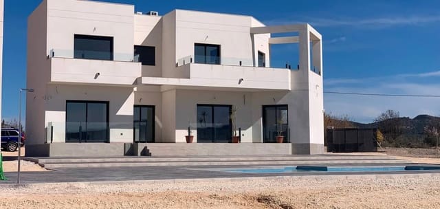 4 slaapkamer Villa te koop in Pinoso met zwembad garage - € 518.000 (Ref: 7940996)