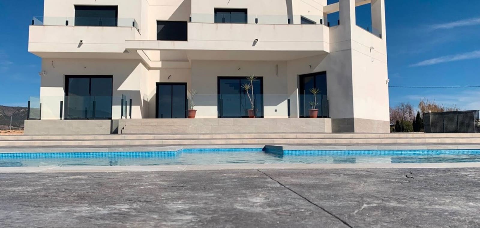 4 slaapkamer Villa te koop in Pinoso met zwembad garage - € 518.000 (Ref: 7940996)