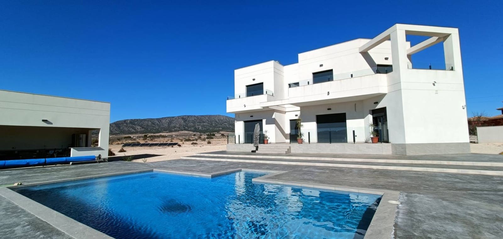 4 slaapkamer Villa te koop in Pinoso met zwembad garage - € 518.000 (Ref: 7940996)