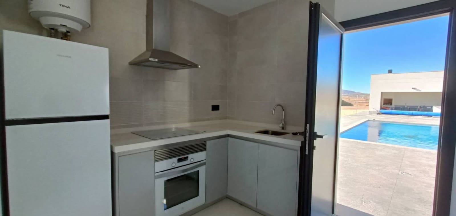 4 slaapkamer Villa te koop in Pinoso met zwembad garage - € 518.000 (Ref: 7940996)