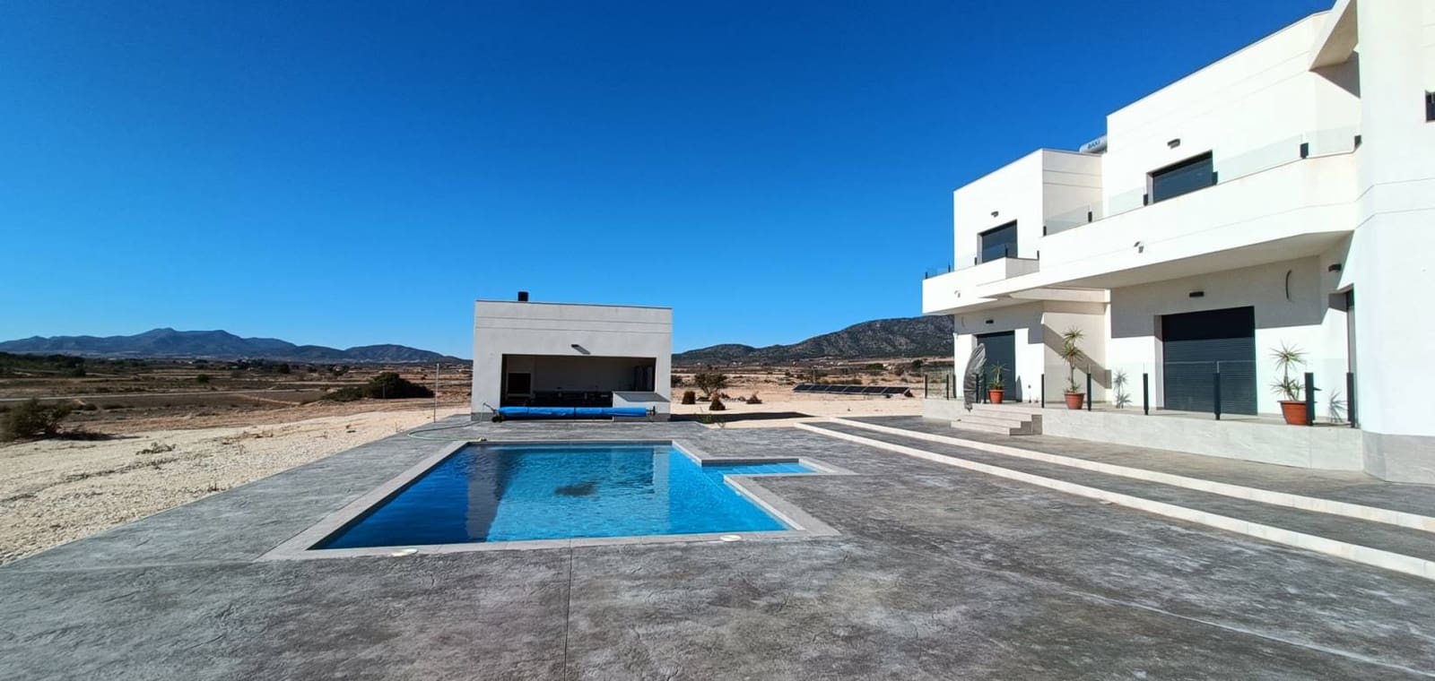 4 slaapkamer Villa te koop in Pinoso met zwembad garage - € 518.000 (Ref: 7940996)