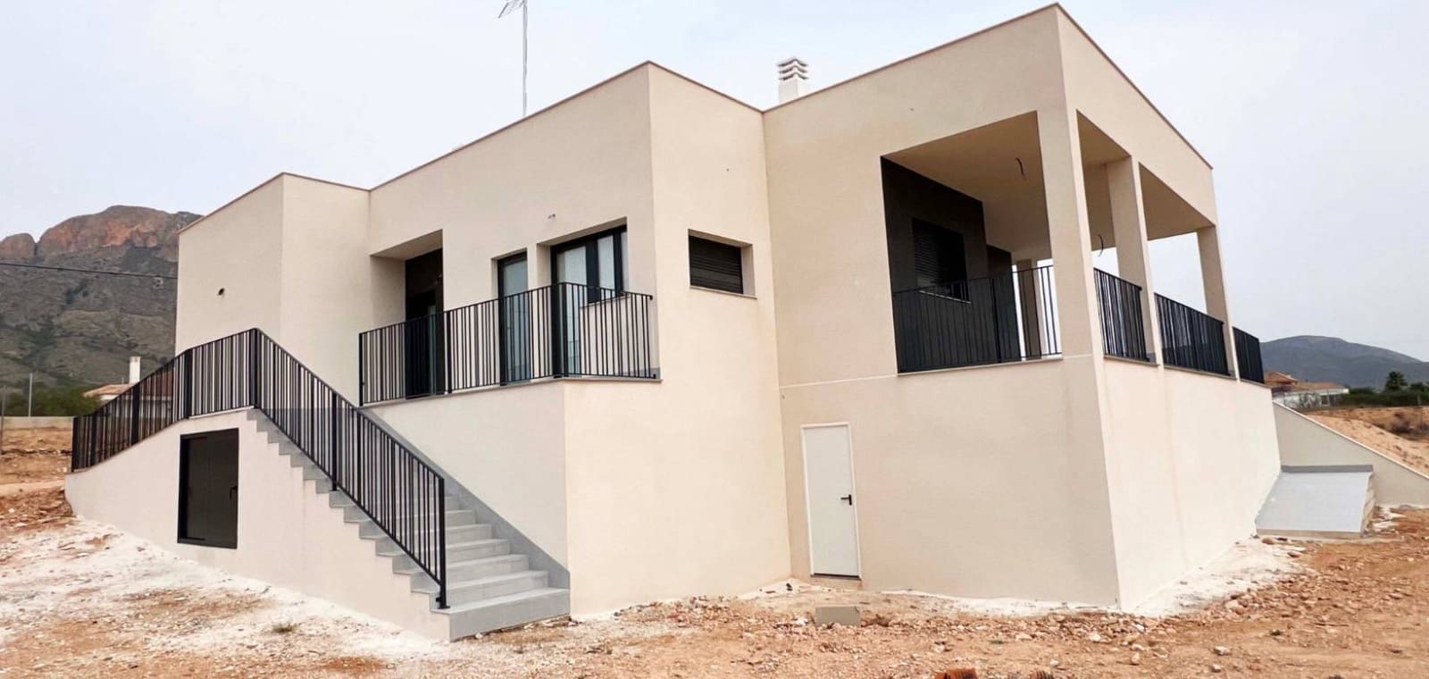 3 soveværelse Villa til salg i Macisvenda med swimmingpool - € 449.999 (Ref: 8096983)