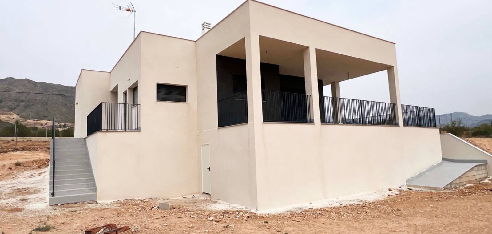 3 soveværelse Villa til salg i Macisvenda med swimmingpool - € 449.999 (Ref: 8096983)