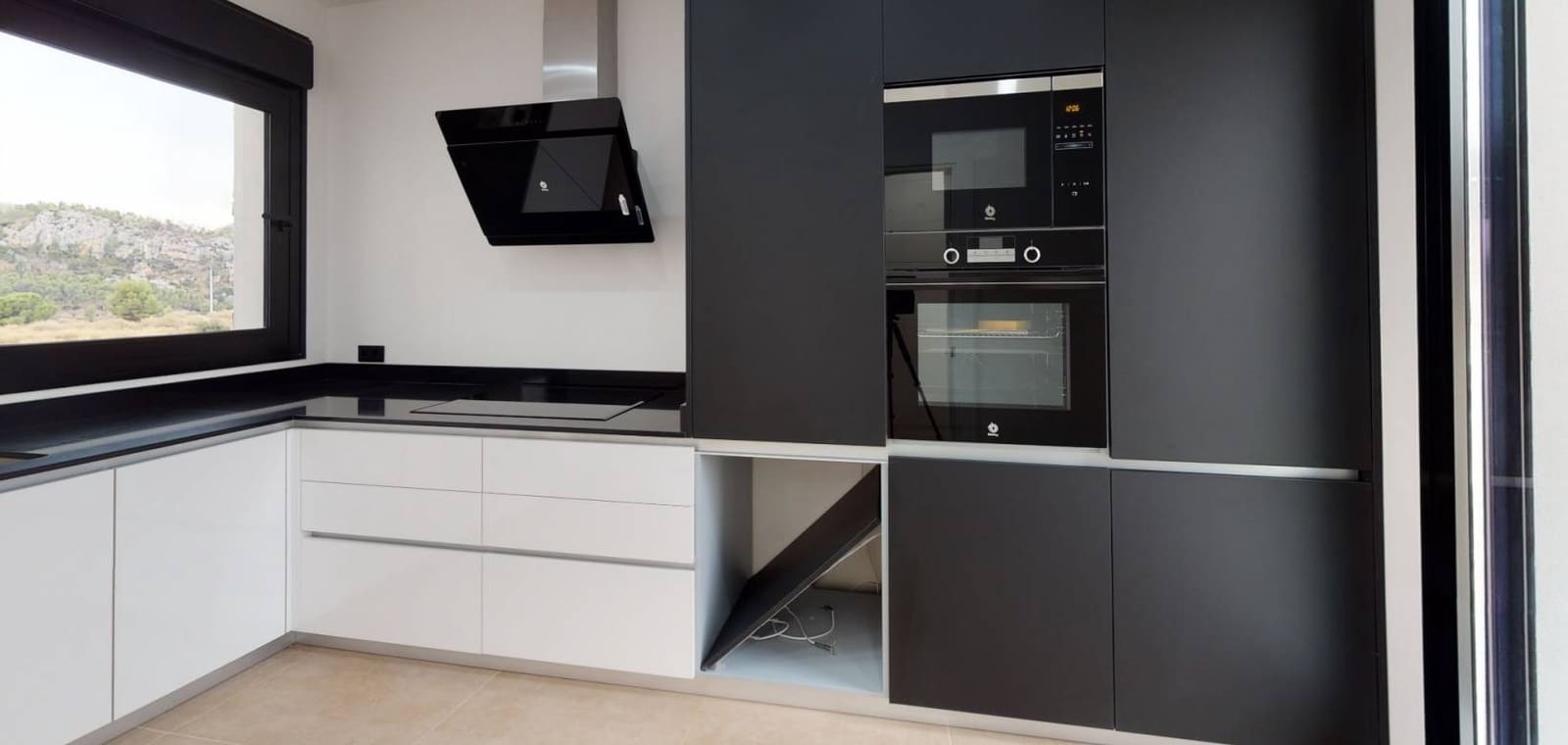 3 chambre Villa/Maison à vendre à La Romana avec piscine garage - 525 000 € (Ref: 8227628)