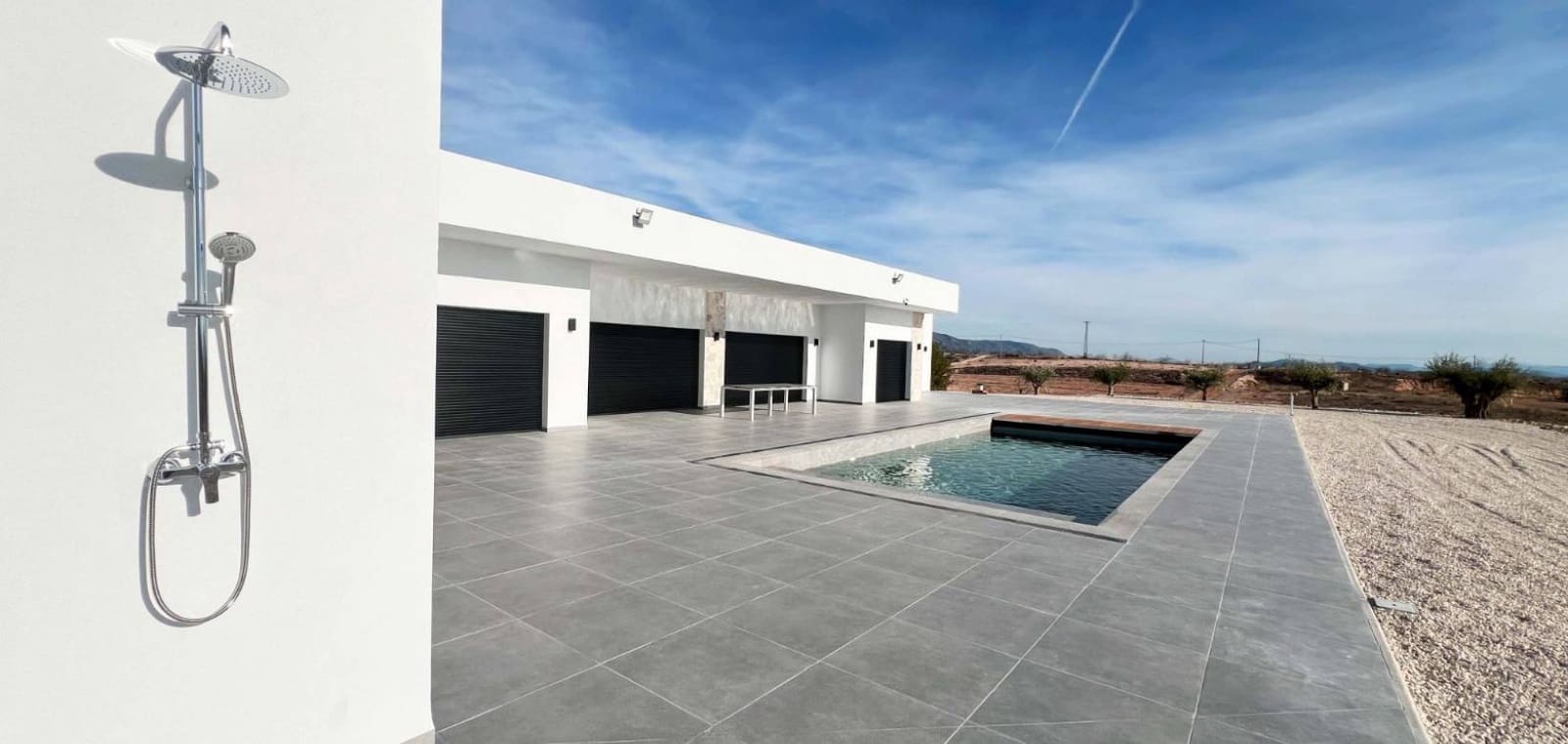 3 chambre Villa/Maison à vendre à La Romana avec piscine garage - 525 000 € (Ref: 8227628)