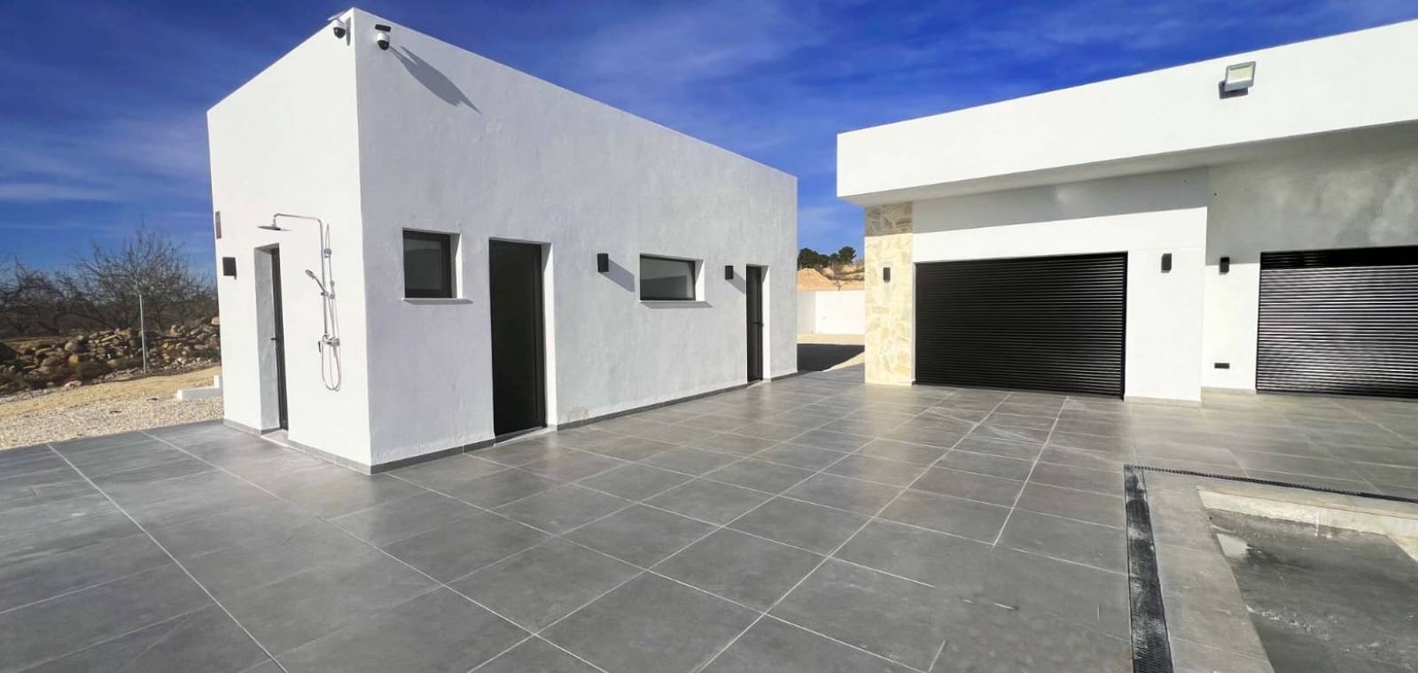 3 chambre Villa/Maison à vendre à La Romana avec piscine garage - 525 000 € (Ref: 8227628)