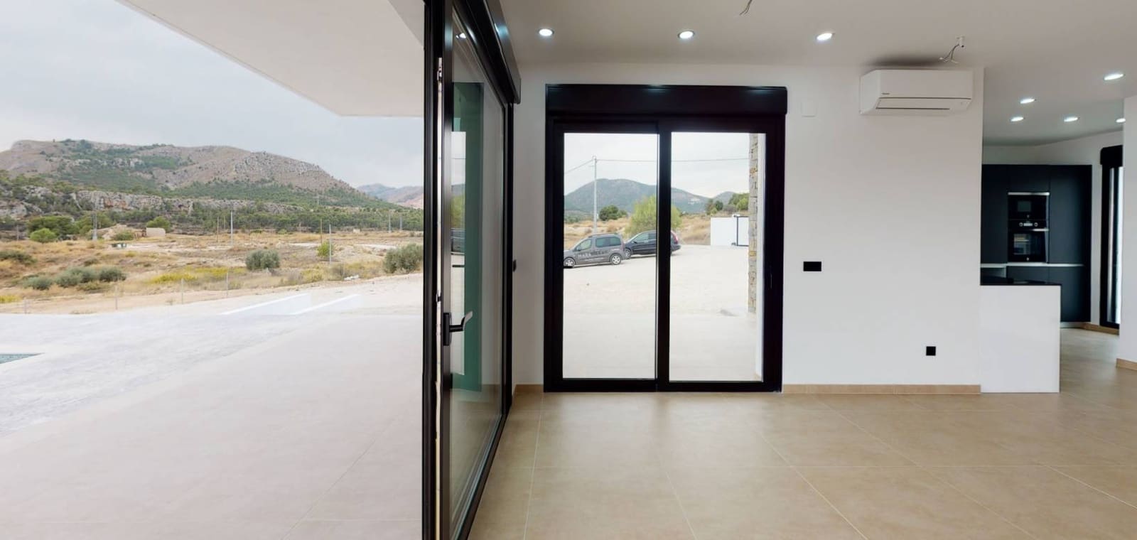 3 chambre Villa/Maison à vendre à La Romana avec piscine garage - 525 000 € (Ref: 8227628)