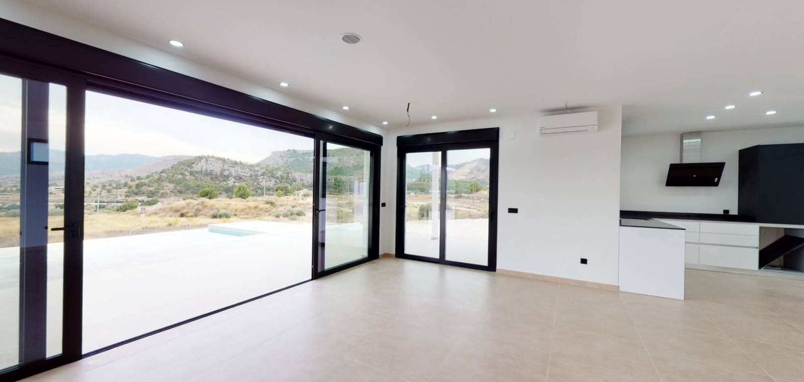 3 chambre Villa/Maison à vendre à La Romana avec piscine garage - 525 000 € (Ref: 8227628)