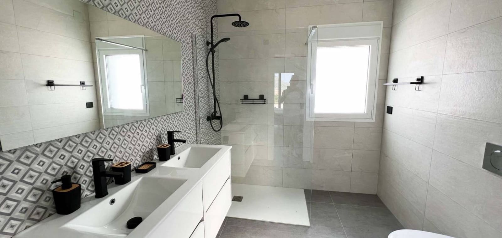 3 chambre Villa/Maison à vendre à La Romana avec piscine garage - 525 000 € (Ref: 8227628)